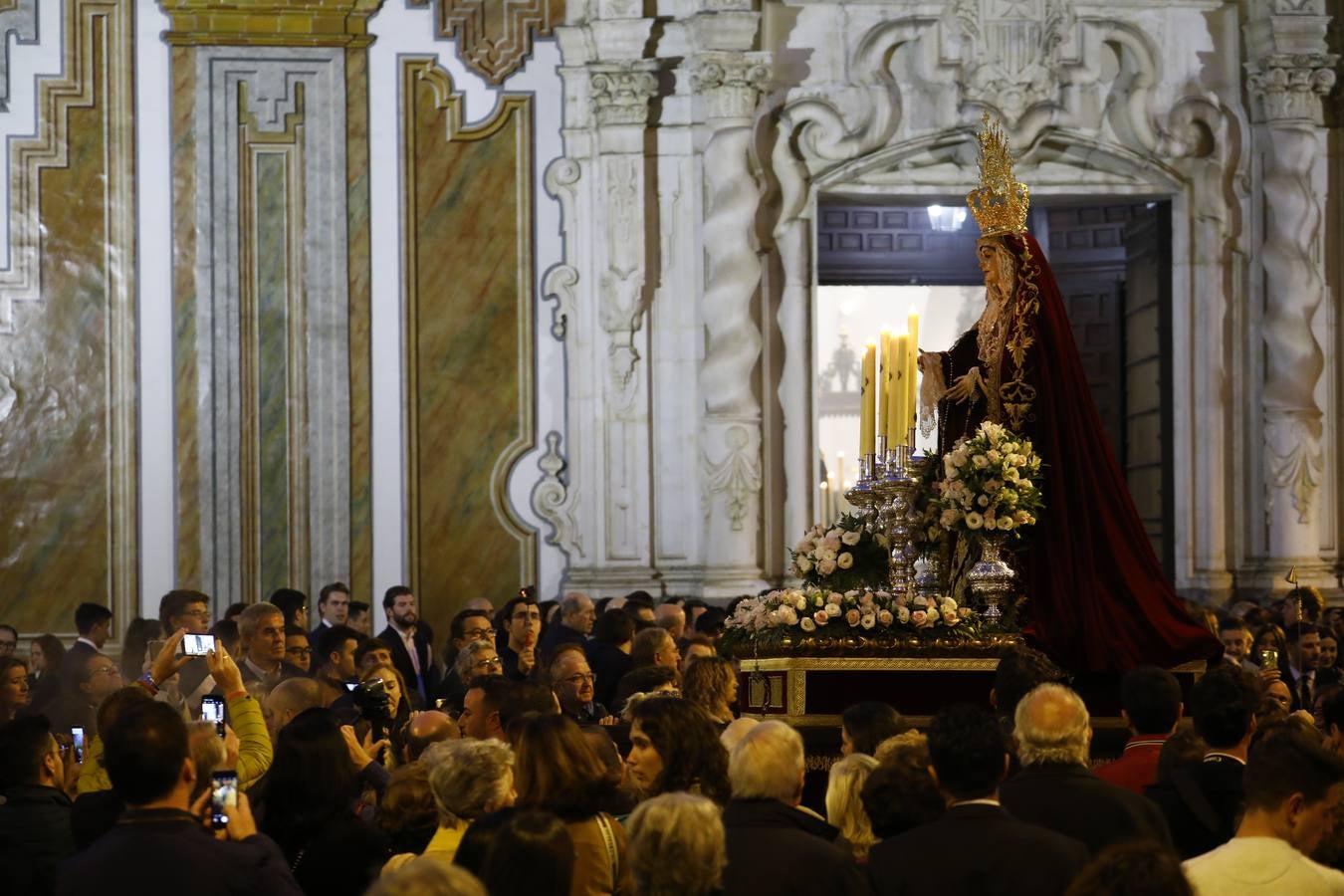 La procesión de las Vírgenes de Martínez Cerrillo en Córdoba, en imágenes