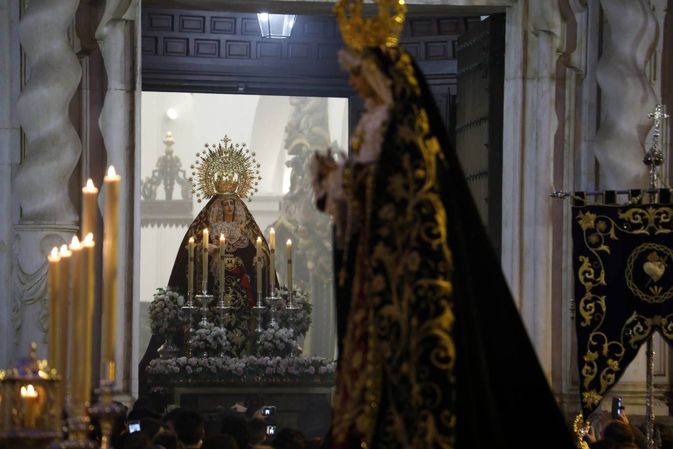 La procesión de las Vírgenes de Martínez Cerrillo en Córdoba, en imágenes