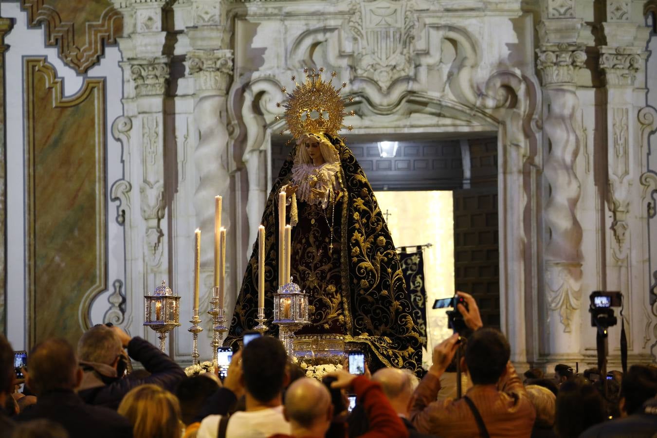 La procesión de las Vírgenes de Martínez Cerrillo en Córdoba, en imágenes