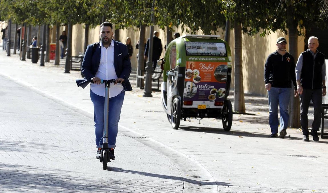 Los usuarios de patinetes eléctricos de Córdoba, en imágenes
