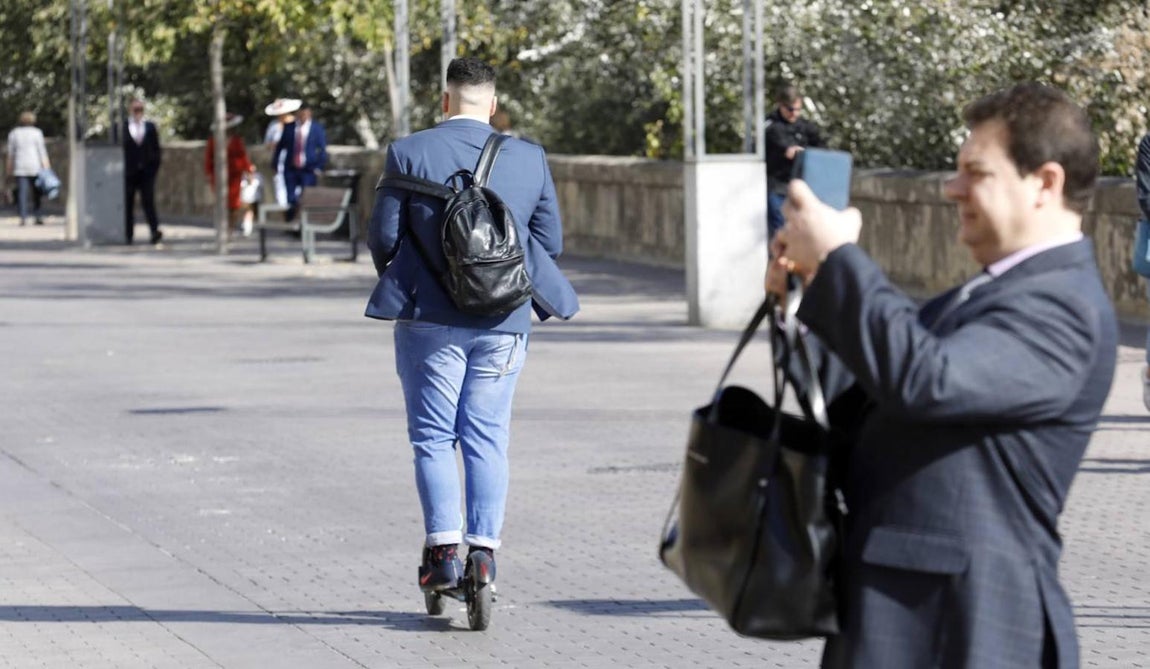 Los usuarios de patinetes eléctricos de Córdoba, en imágenes