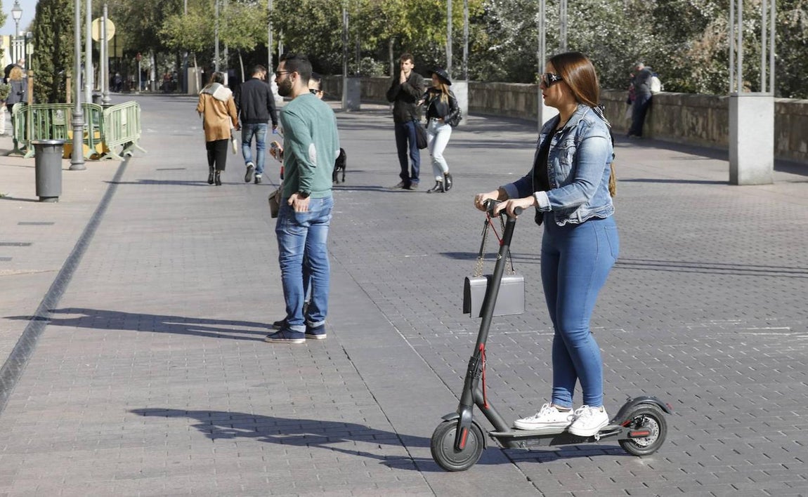 Los usuarios de patinetes eléctricos de Córdoba, en imágenes
