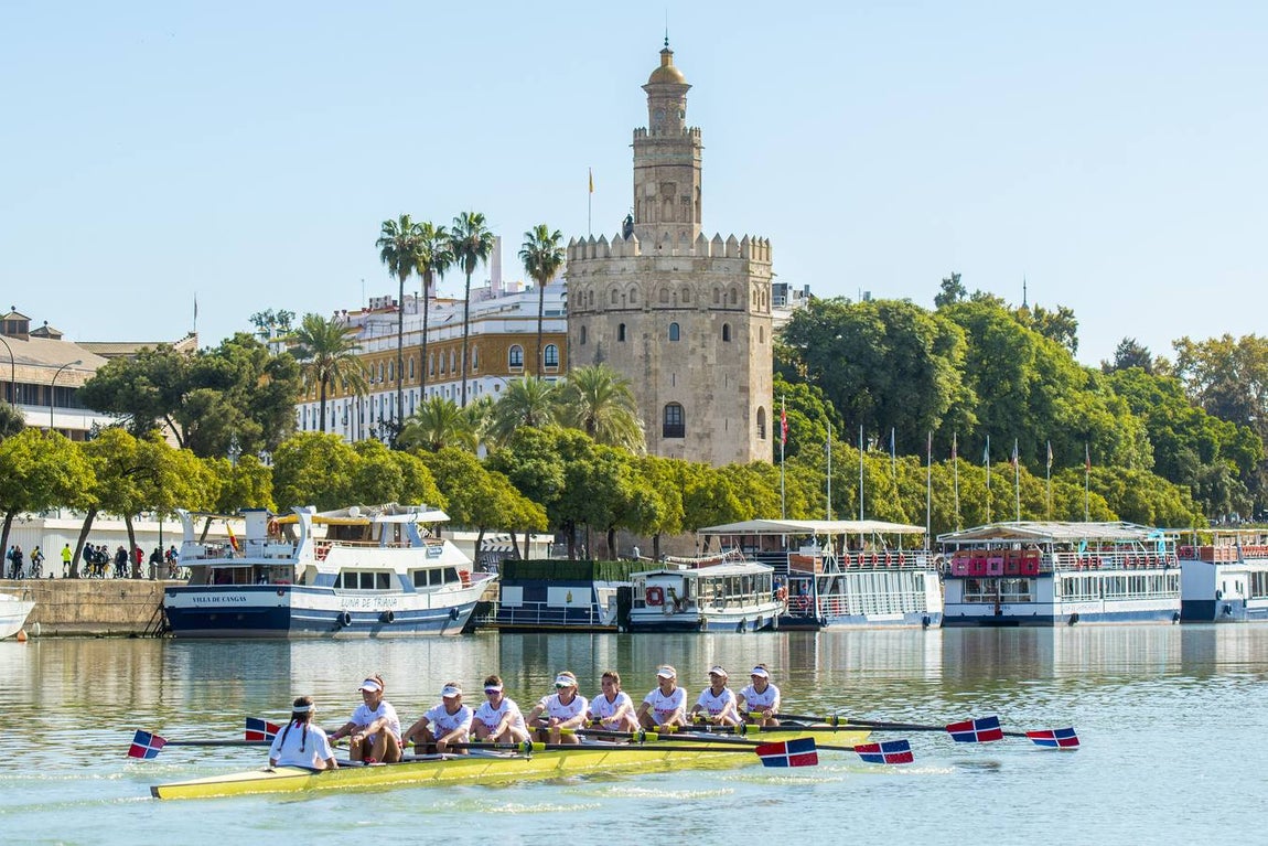 Espectaculares imágenes de la Regata Sevilla-Betis