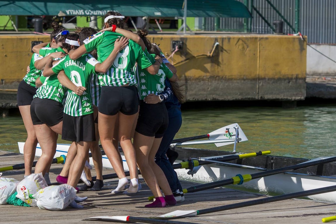 Espectaculares imágenes de la Regata Sevilla-Betis