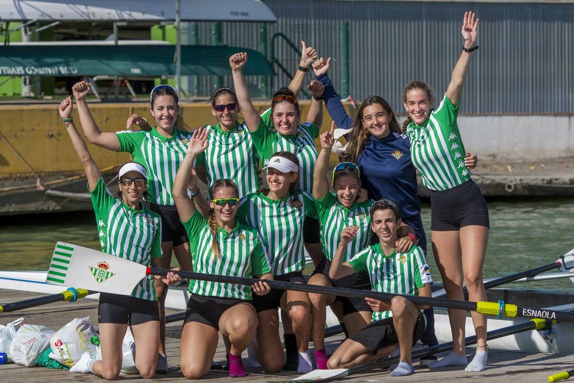 Espectaculares imágenes de la Regata Sevilla-Betis