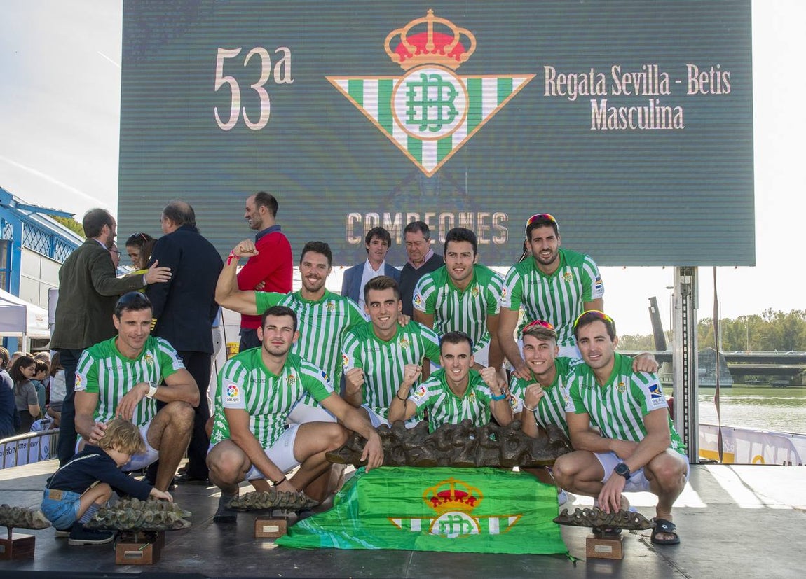 Espectaculares imágenes de la Regata Sevilla-Betis
