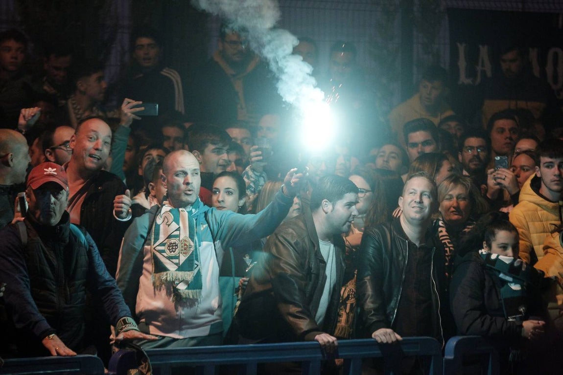 En imágenes, ambiente previo al derbi Real Betis - Sevilla FC