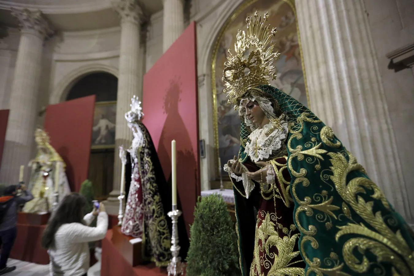 La muestra de las Vírgenes de Martínez Cerrillo en Córdoba, en imágenes