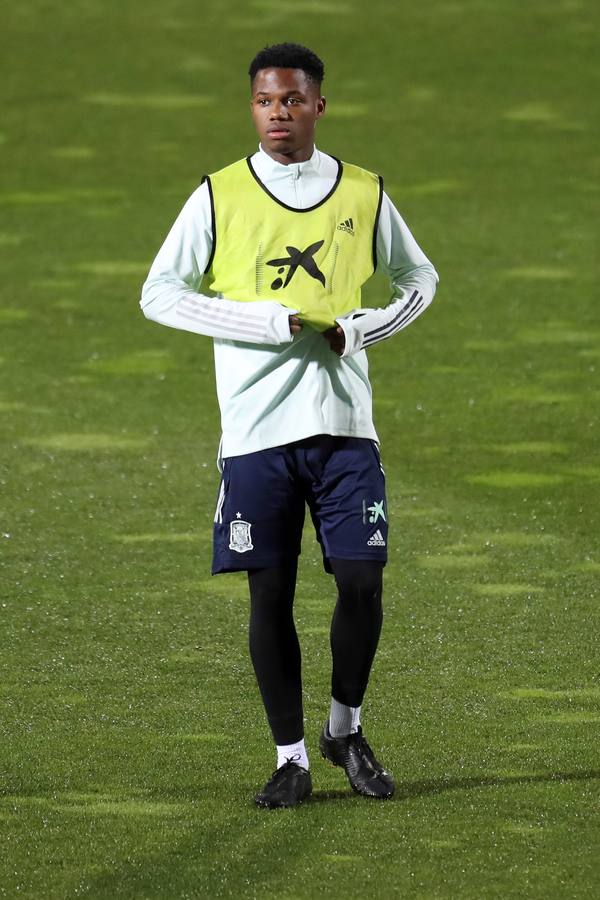 La selección española se entrena antes de venir a Cádiz