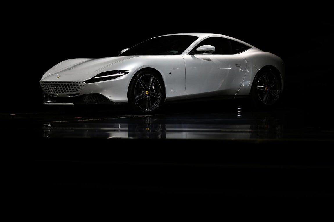 Ferrari Roma es capaz de circular a más de 320 kilómetros por hora, al tiempo que su aceleración de cero a cien kilómetros por hora es de 3,4 segundos. 