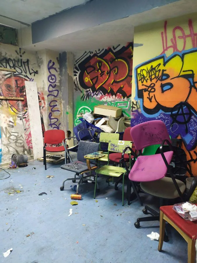 Suciedad, grafitis y alcohol: así era La Ingobernable por dentro