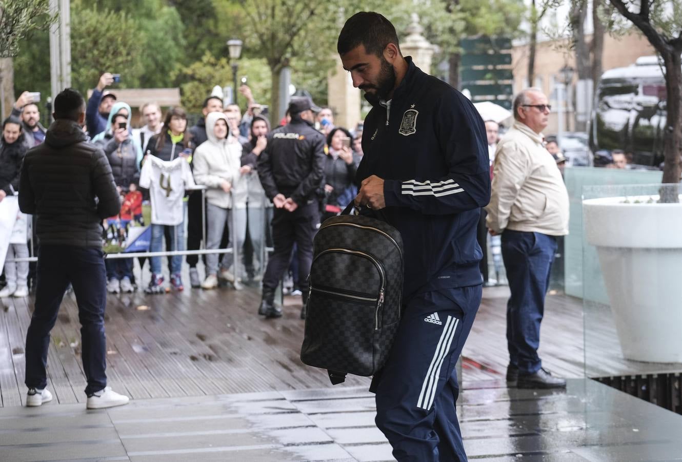 FOTOS: La lluvia no impide un cálido recibimiento a la selección española en Cádiz