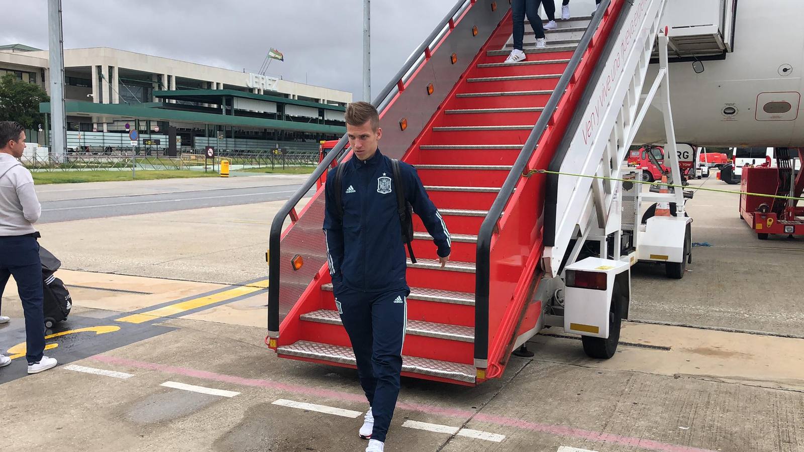 FOTOS: la llegada de la selección española al aeropuerto de Jerez