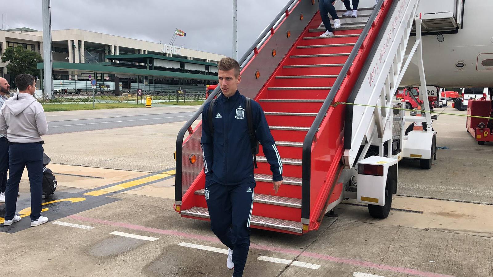 FOTOS: la llegada de la selección española al aeropuerto de Jerez