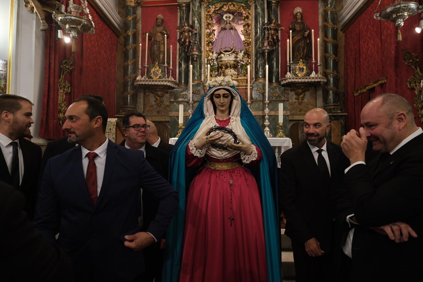 Fotos: La Virgen de las Penas, por las calles de La Viña