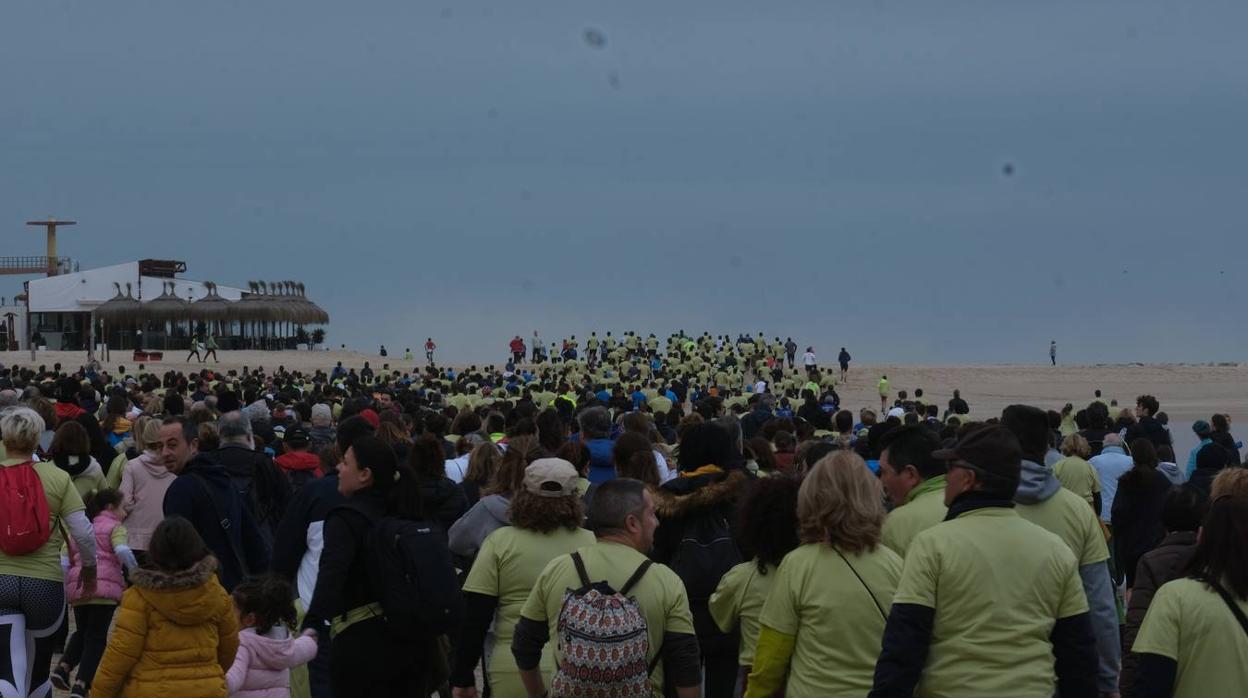 Fotos: Marcha verde contra el cáncer en Cádiz