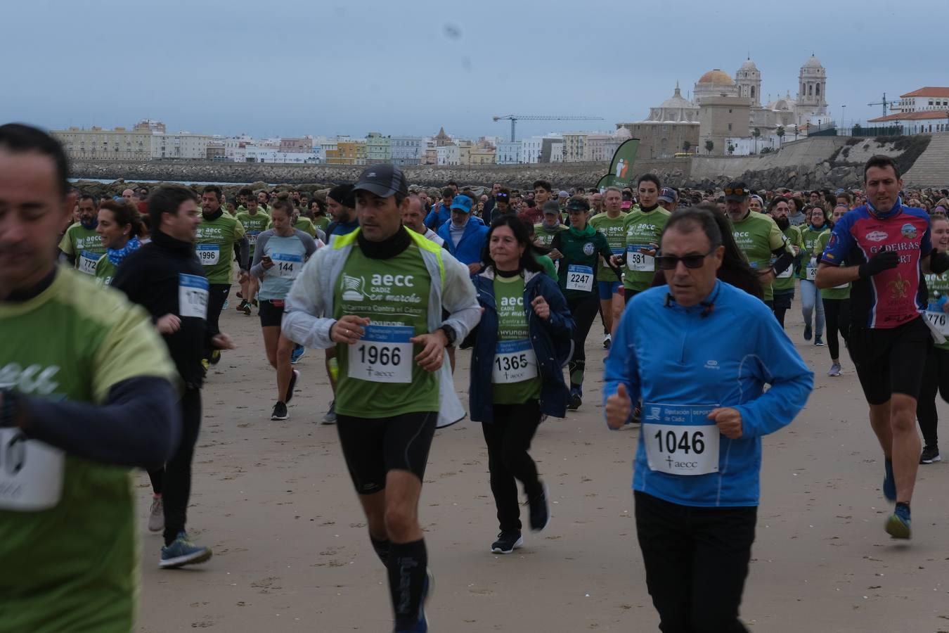 Fotos: Marcha verde contra el cáncer en Cádiz