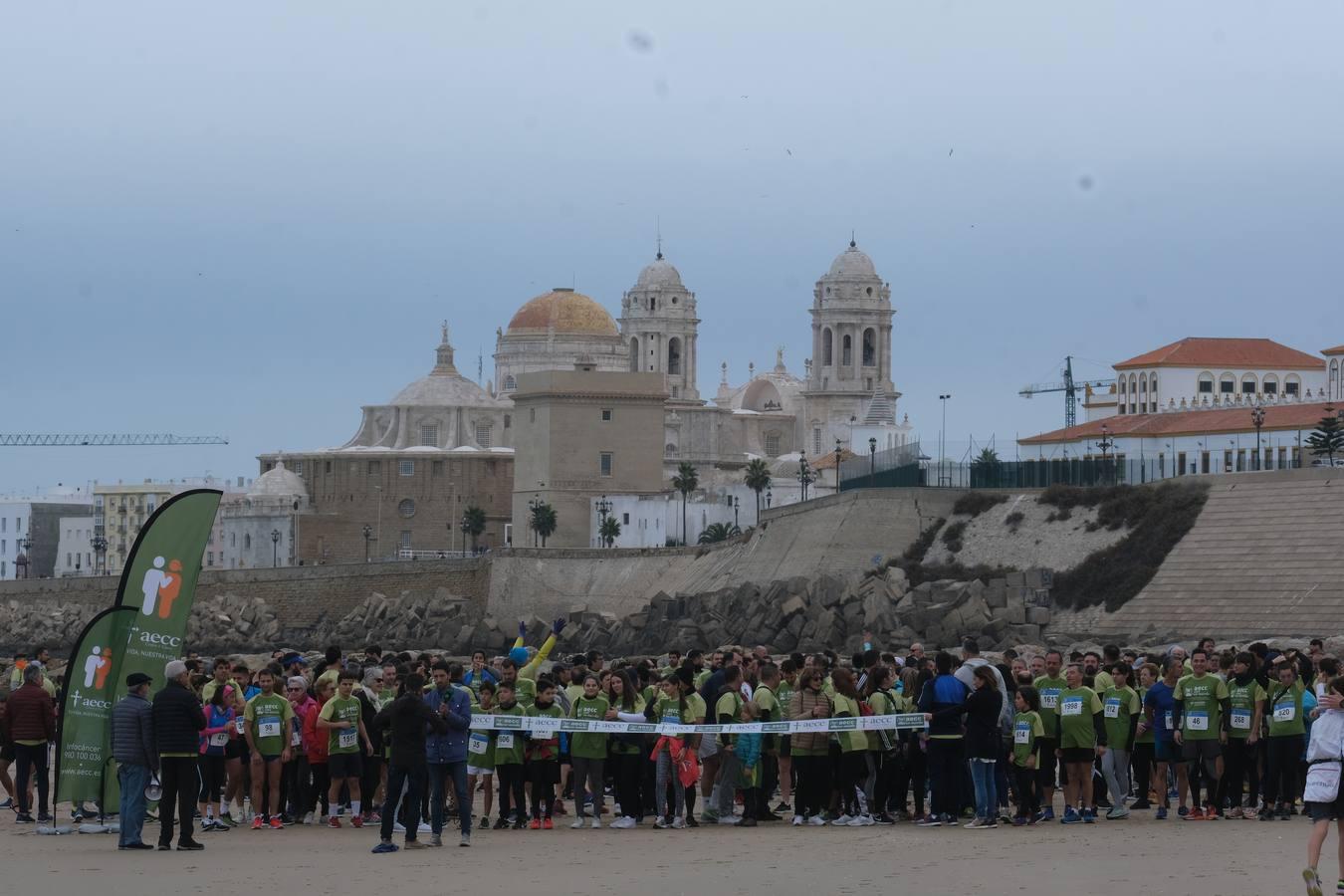 Fotos: Marcha verde contra el cáncer en Cádiz