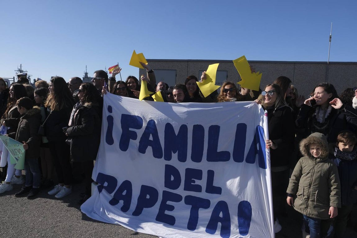 Emotivo recibimiento de la  Canarias en Rota