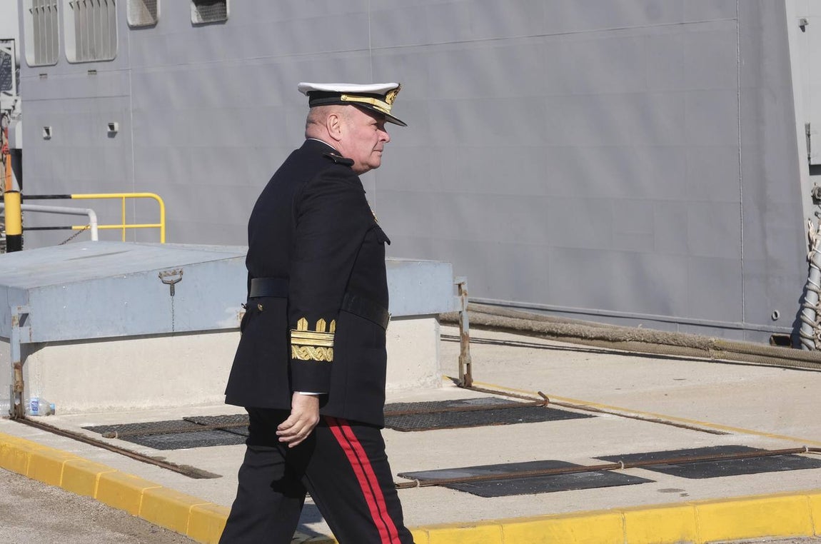 Emotivo recibimiento de la  Canarias en Rota