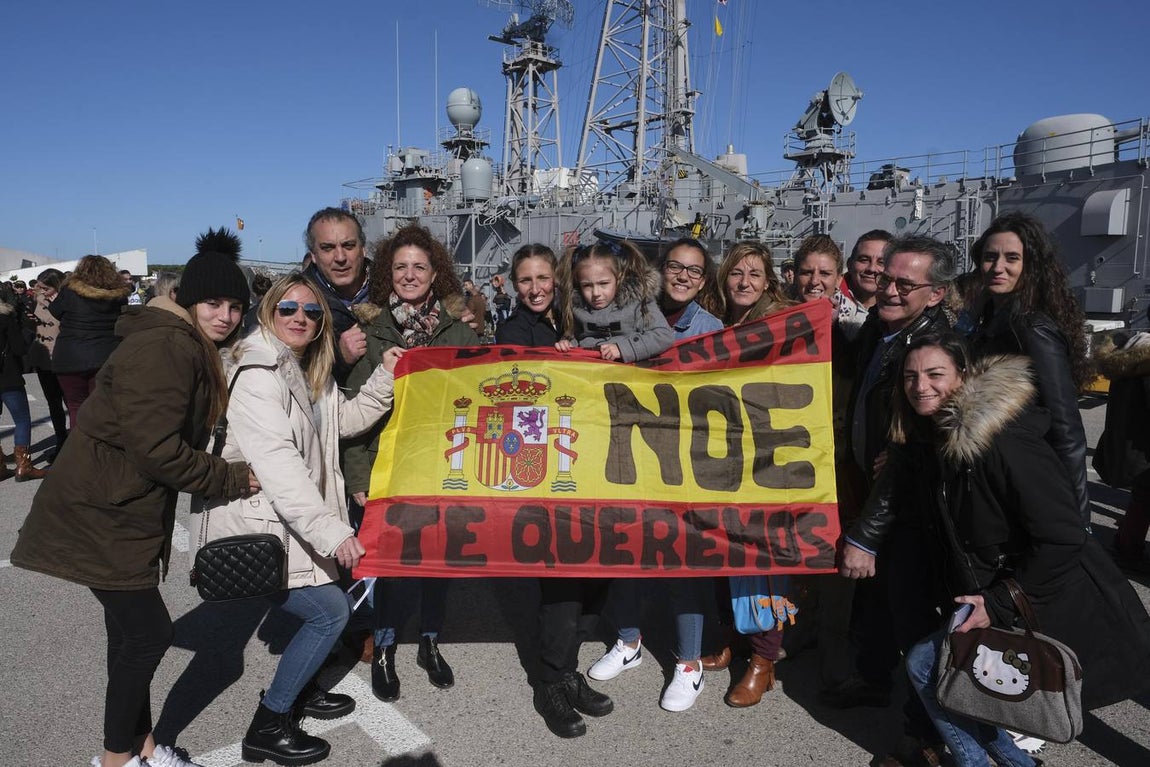 Emotivo recibimiento de la  Canarias en Rota