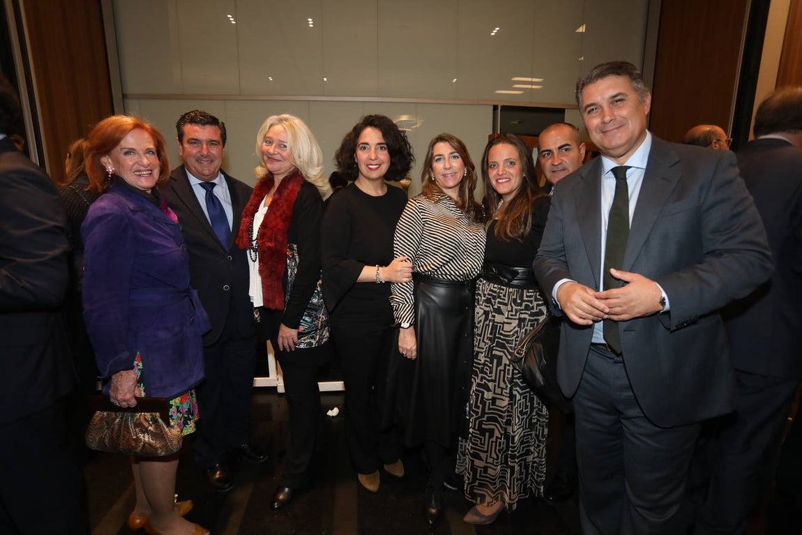 Mª Teresa Fernández Shaw, Alfonso Pozuelo, Mercedes Colombo, Carmen Sánchez, Inmaculada Olivero, Maite González, Jose Carlos Teruel e Ignacio Romaní. 