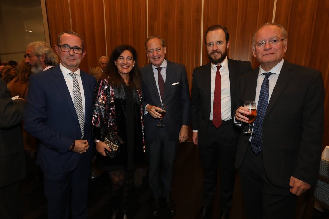 Alberto Romero, Yolanda Vallejo, Álvaro Rodriguez Guitart, Chapu Apaolaza y Álvaro Ybarra.. 