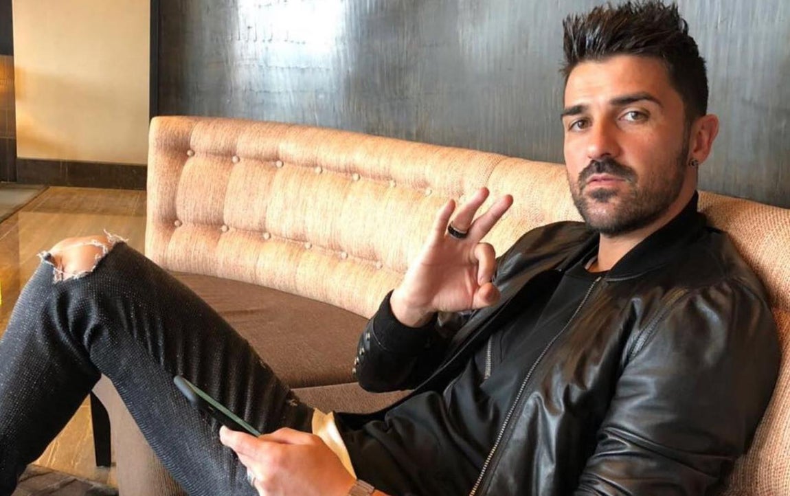 David Villa se retira yende su casa. David Villa, conocido popularmente por su apodo "El guaje", se retiró del fútbol el pasado 14 de noviembre y pocos días después vende su casa en las Pitiusas, un apartamento de lujo situado en una de las urbanizaciones más exclusivas de la isla