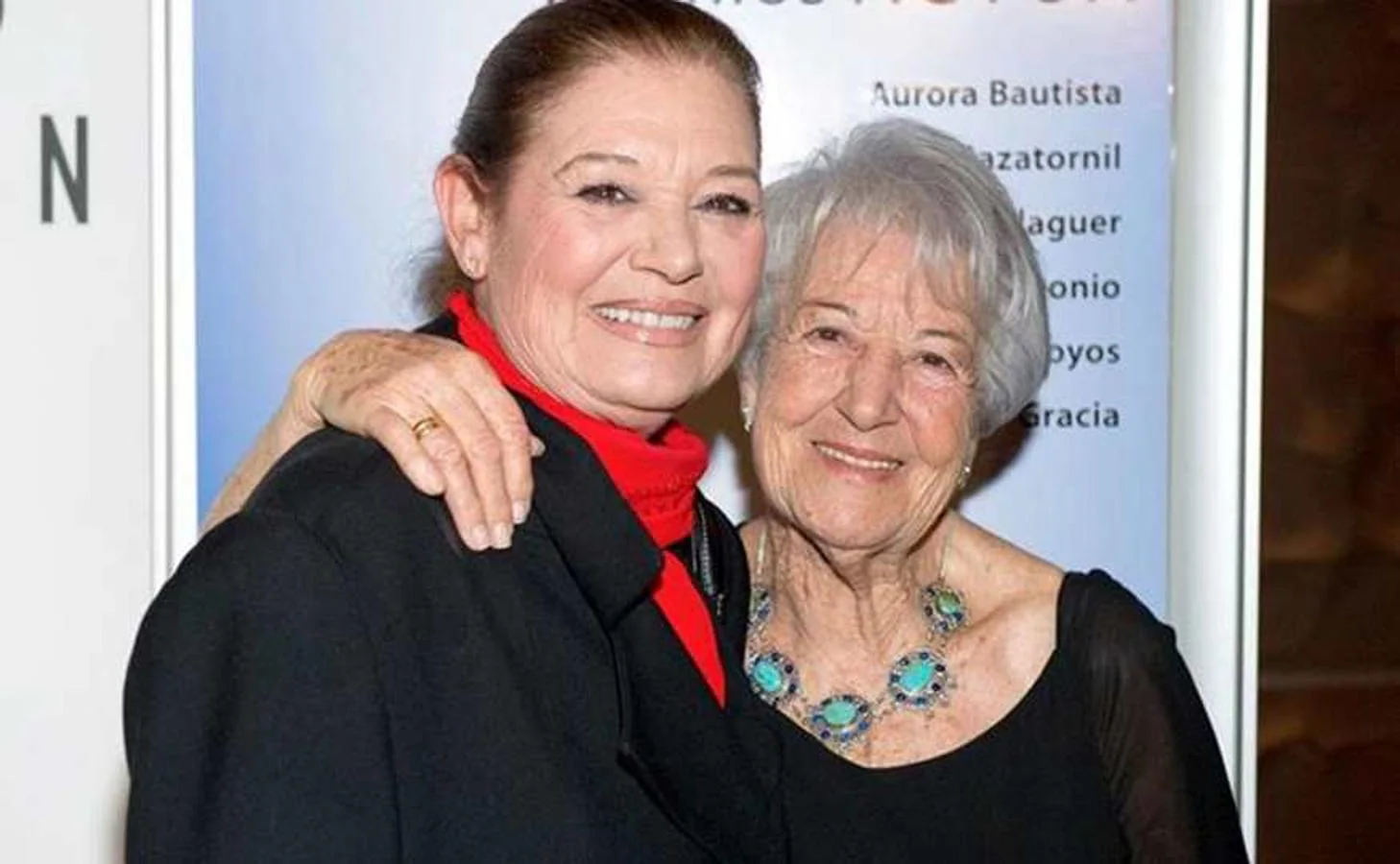 Asunción Balaguer, junto a su hija, la conocida actriz, cantante y presentadora Teresa Rabal. 