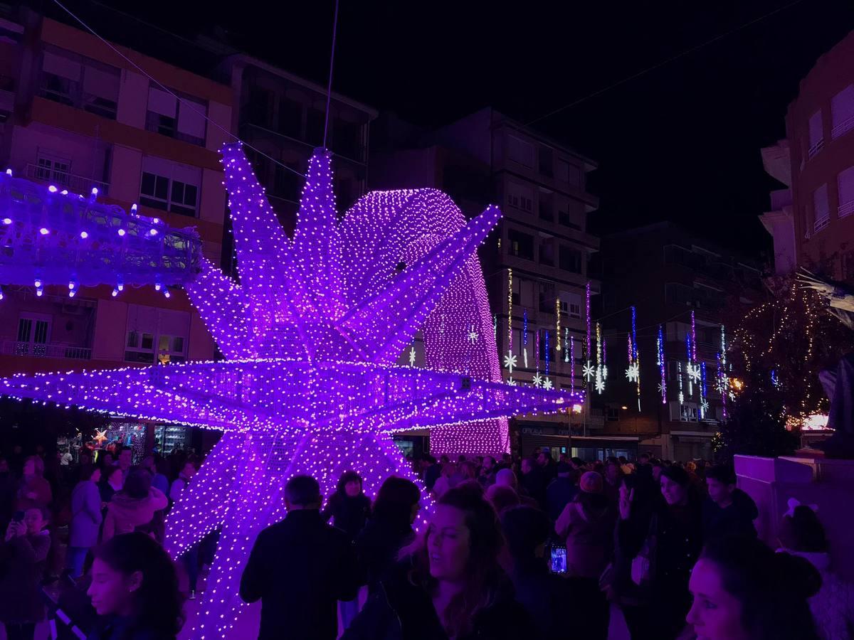 El alumbrado de Navidad en Puente Genil, en imágenes