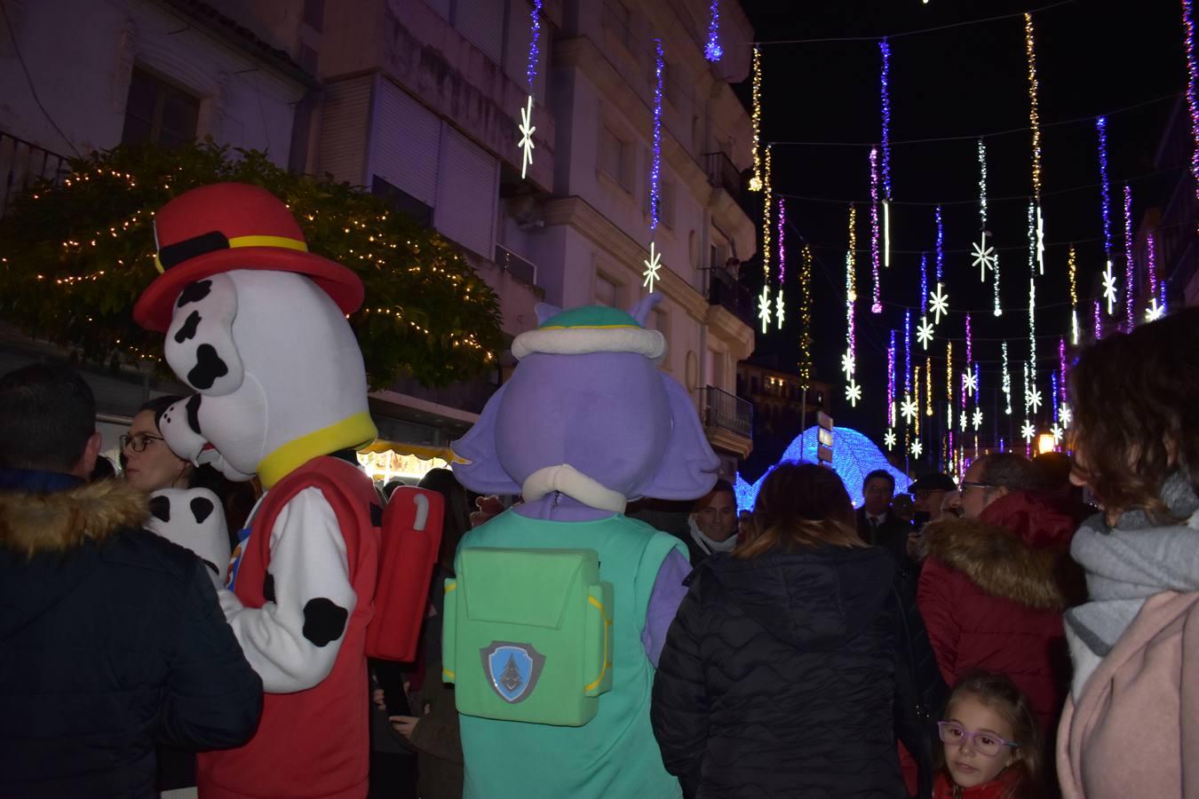 El alumbrado de Navidad en Puente Genil, en imágenes