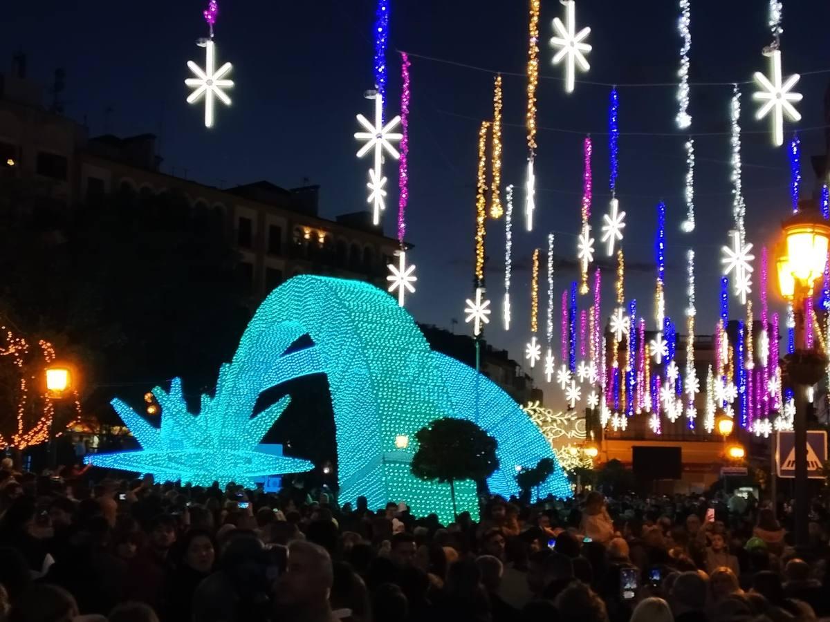 El alumbrado de Navidad en Puente Genil, en imágenes