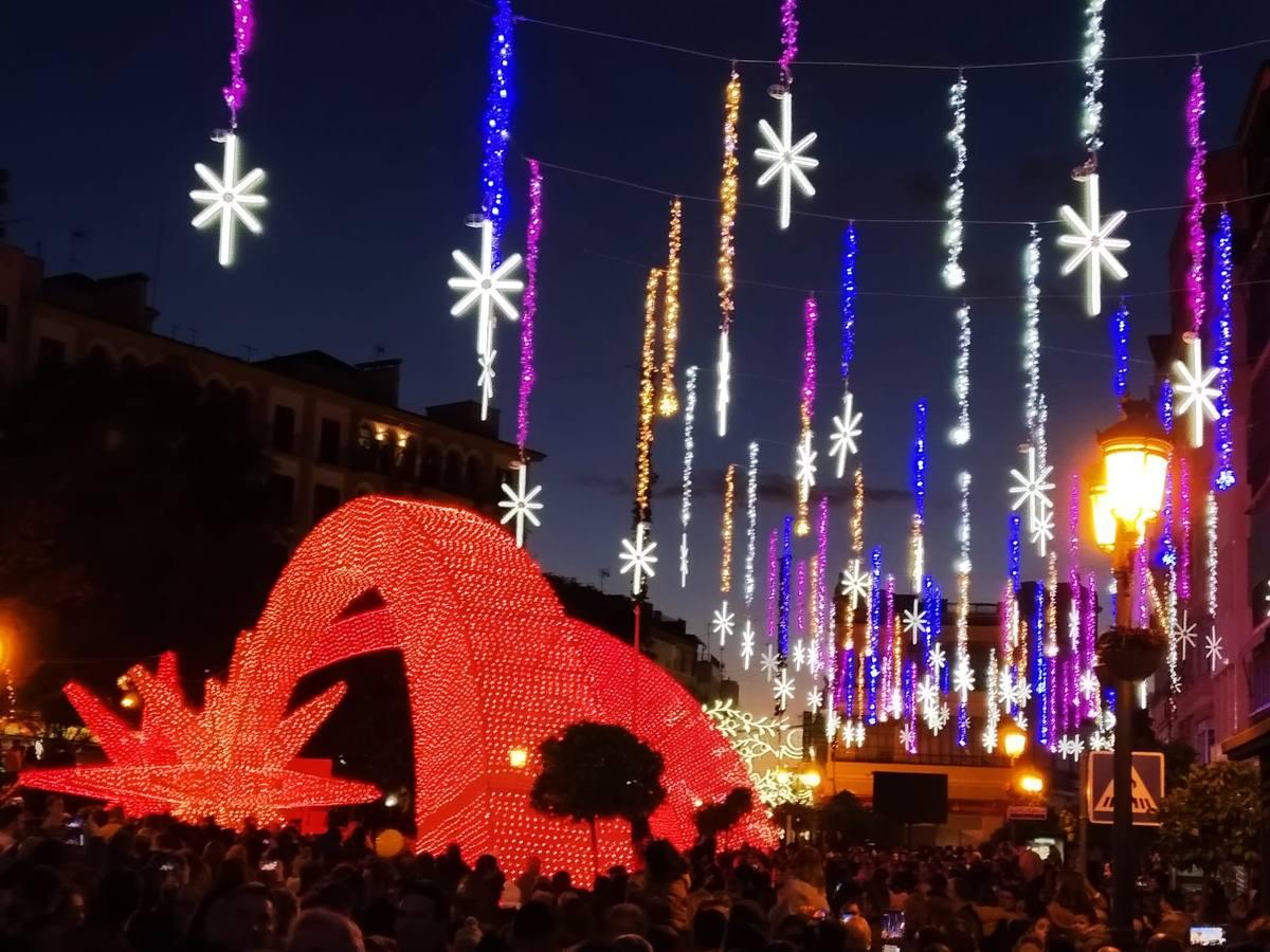 El alumbrado de Navidad en Puente Genil, en imágenes