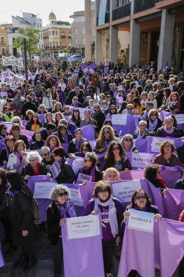 La manifestación contra la violencia hacia las mujeres de Córdoba, en imágenes