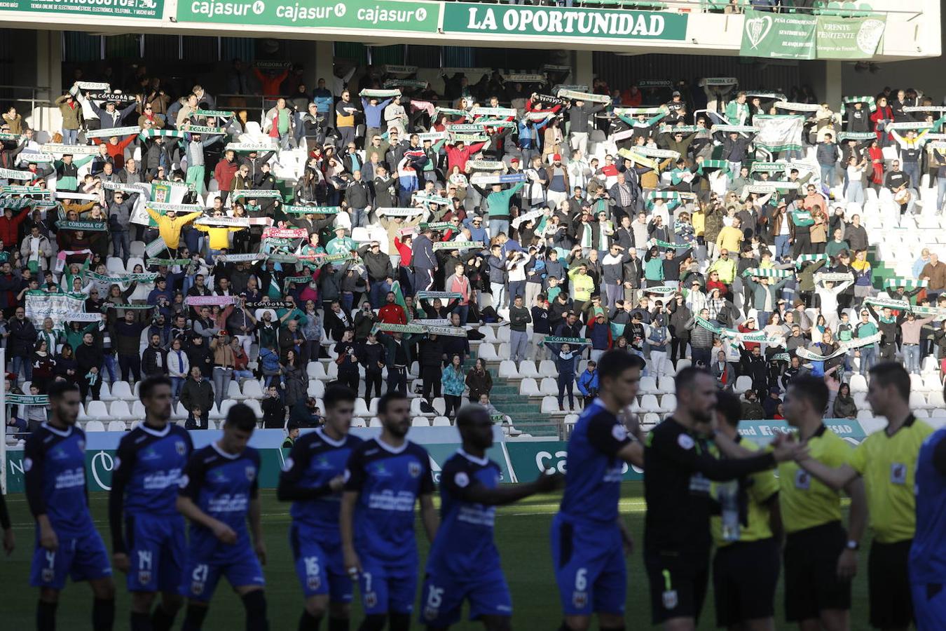 El ambiente en las gradas del Córdoba-Mérida, en imágenes