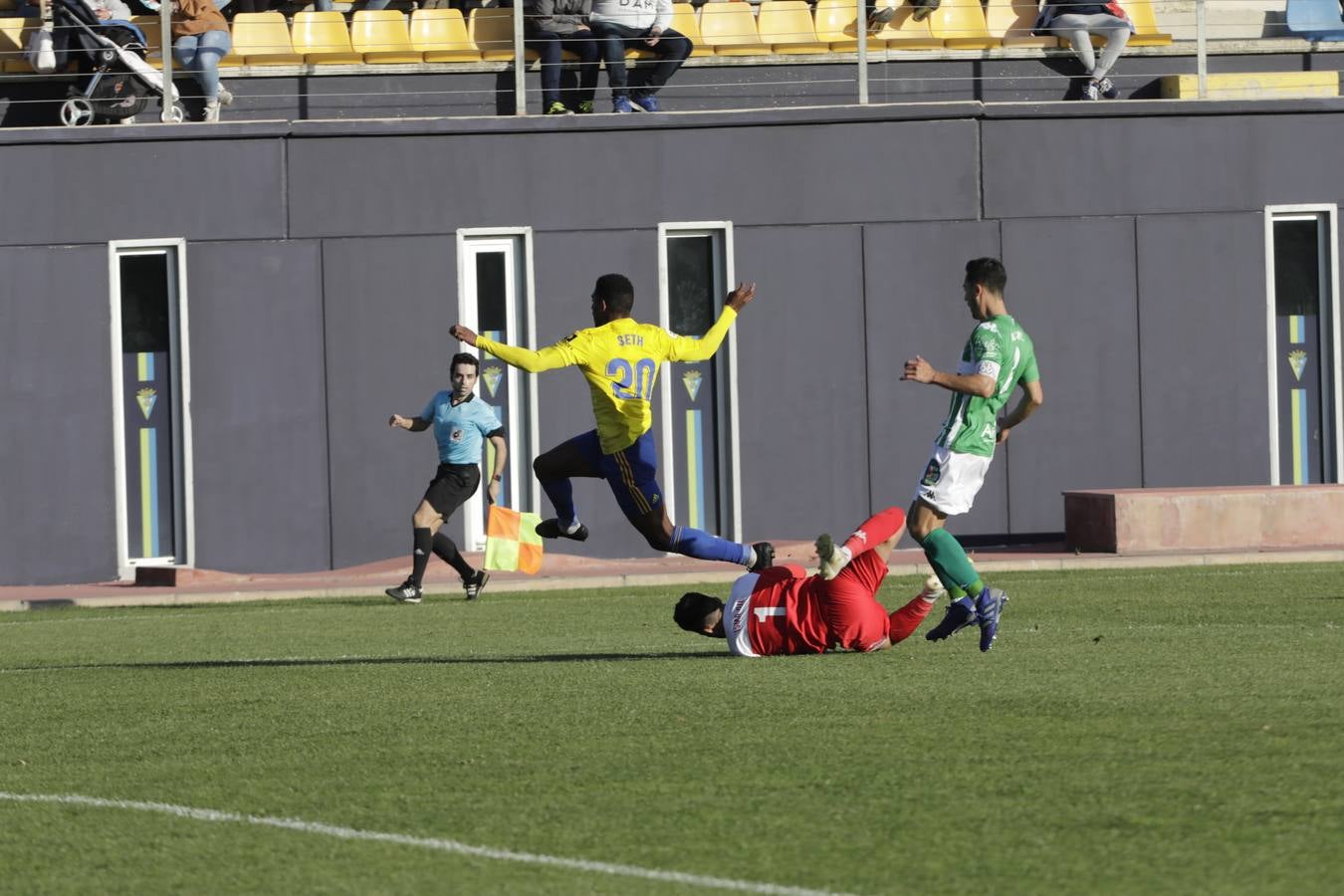 Partido Cádiz B-Sanluqueño (0-0)