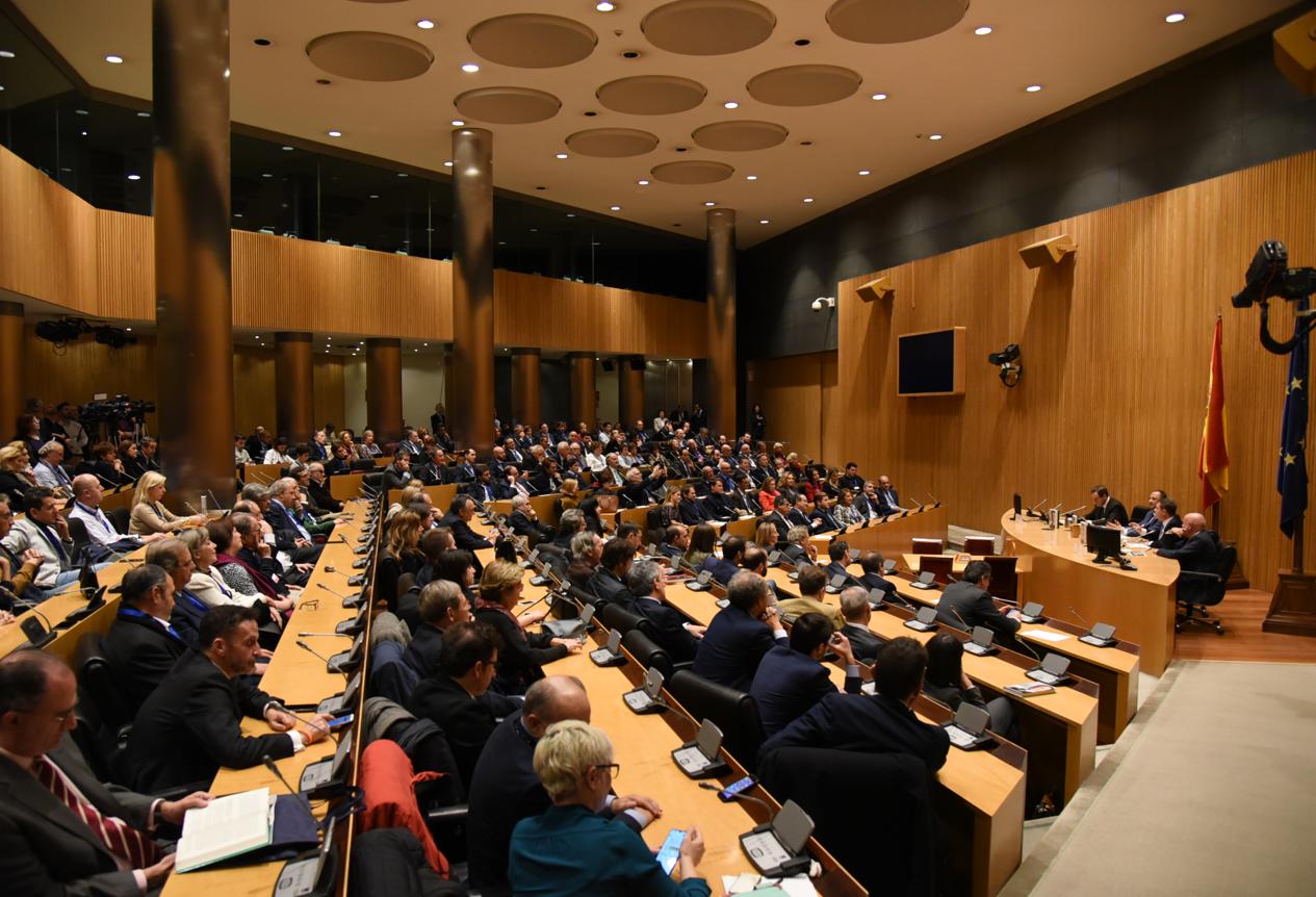 El acto ha tenido lugar en la sala Ernest Lluch del Congreso de los Diputados. 