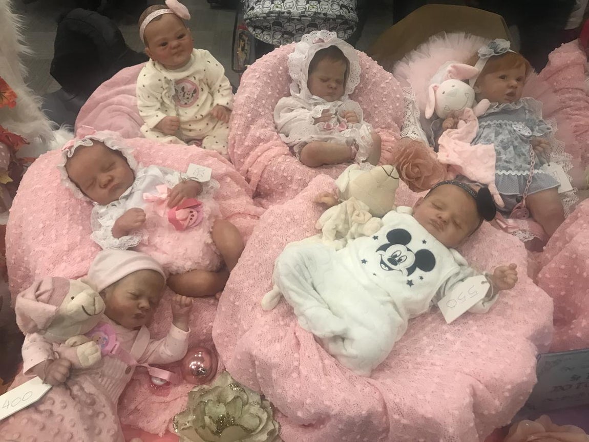 La feria de bebés hiperrealistas en imágenes