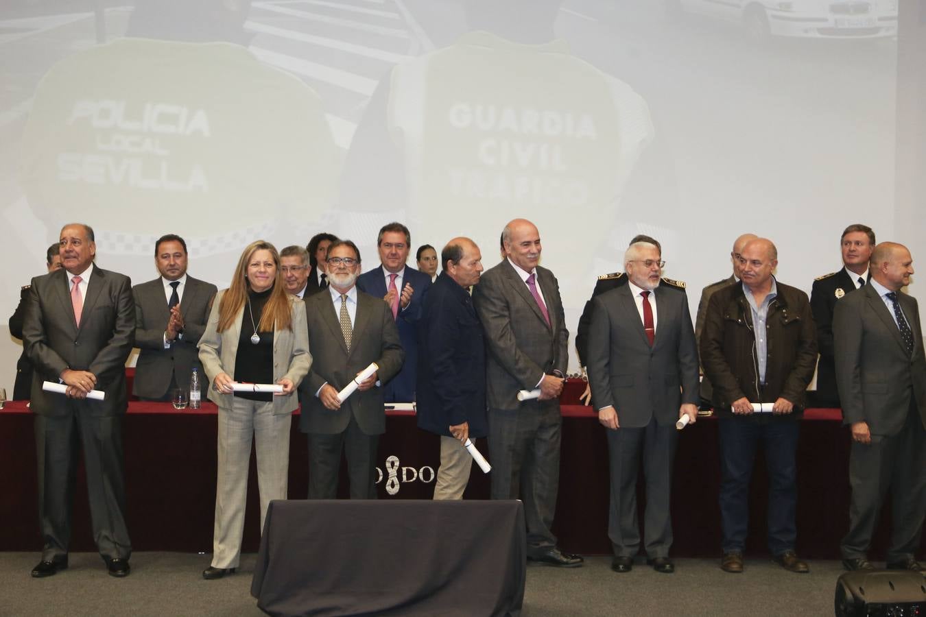 Entrega de medallas en la celebración de la festividad de la Polícia Local