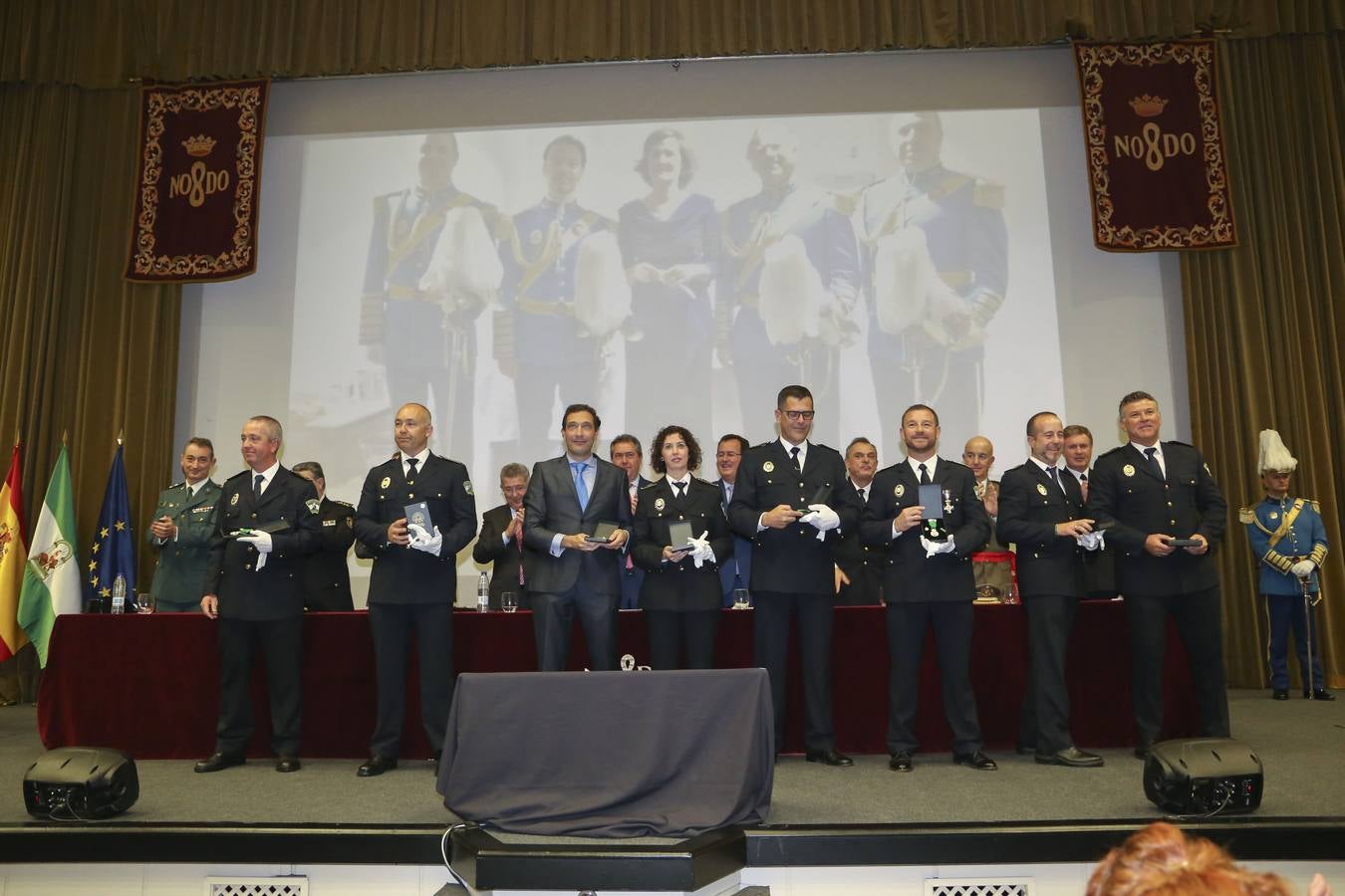 Entrega de medallas en la celebración de la festividad de la Polícia Local