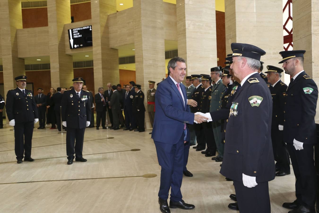 Entrega de medallas en la celebración de la festividad de la Polícia Local