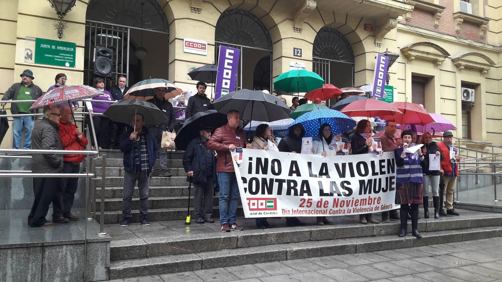 Danza y minutos de silencio: las imágenes del 25-N en Córdoba