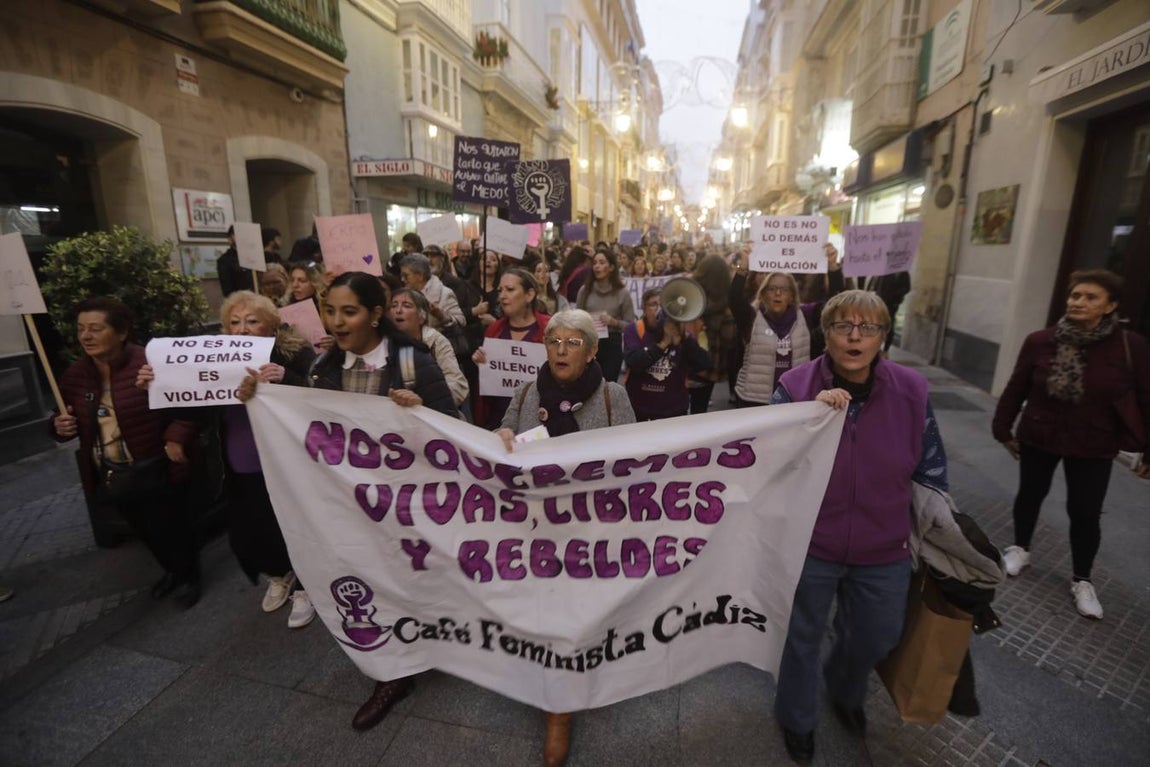 FOTOS: Cádiz contra la lacra de la violencia machista