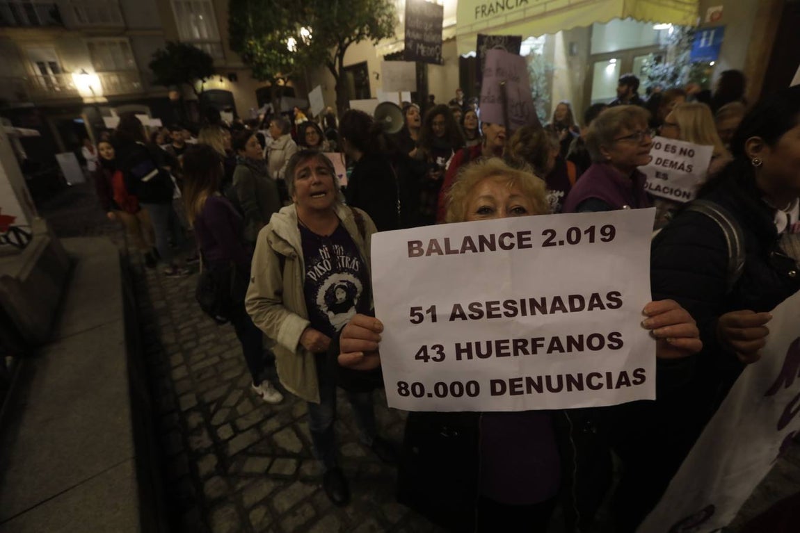 FOTOS: Cádiz contra la lacra de la violencia machista
