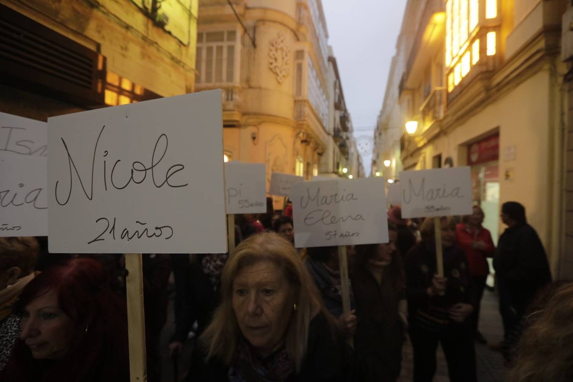 FOTOS: Cádiz contra la lacra de la violencia machista