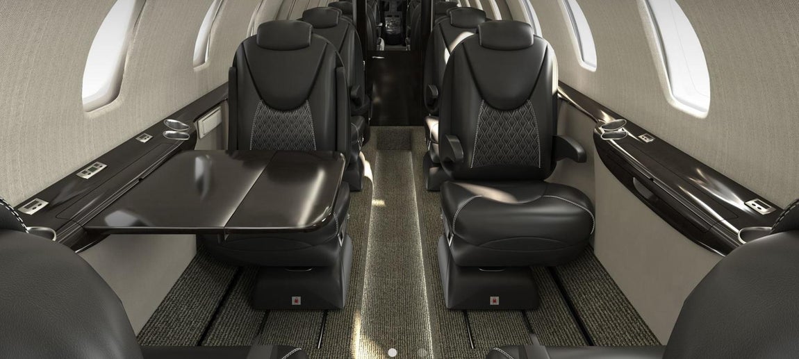 Citation CJ2 +. En el jet privado de Nadal los acabados son de lujo y acomodan a un máximo de 7 pasajeros. Desconocemos los extras de lujo que el tenista ha querido integrar su jet privado, lo que sí conocemos son sus especificaciones. Tiene una bodega para 3 maletas y una cabina espaciosa