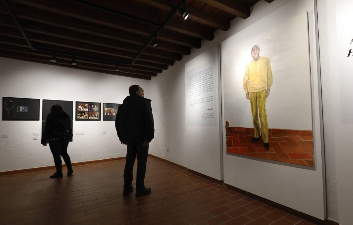 La exposición sobre Antonio Gala y Elio Berhanyer en Córdoba, en imágenes