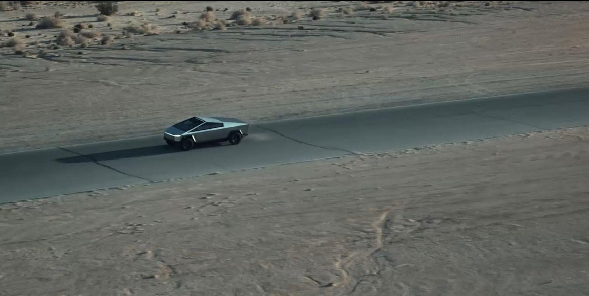 Cybertruck. El nuevo vehículo de Tesla también integra una suspensión neumática adaptativa, que ayudaría con el diferente tipo de carga o situación a la que se enfrente. De hecho, Musk aseguró que Cybertruck es todoterreno.