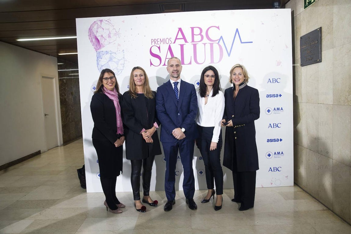 José Marcilla, director general de Novartis Oncología junto a su equipo. 