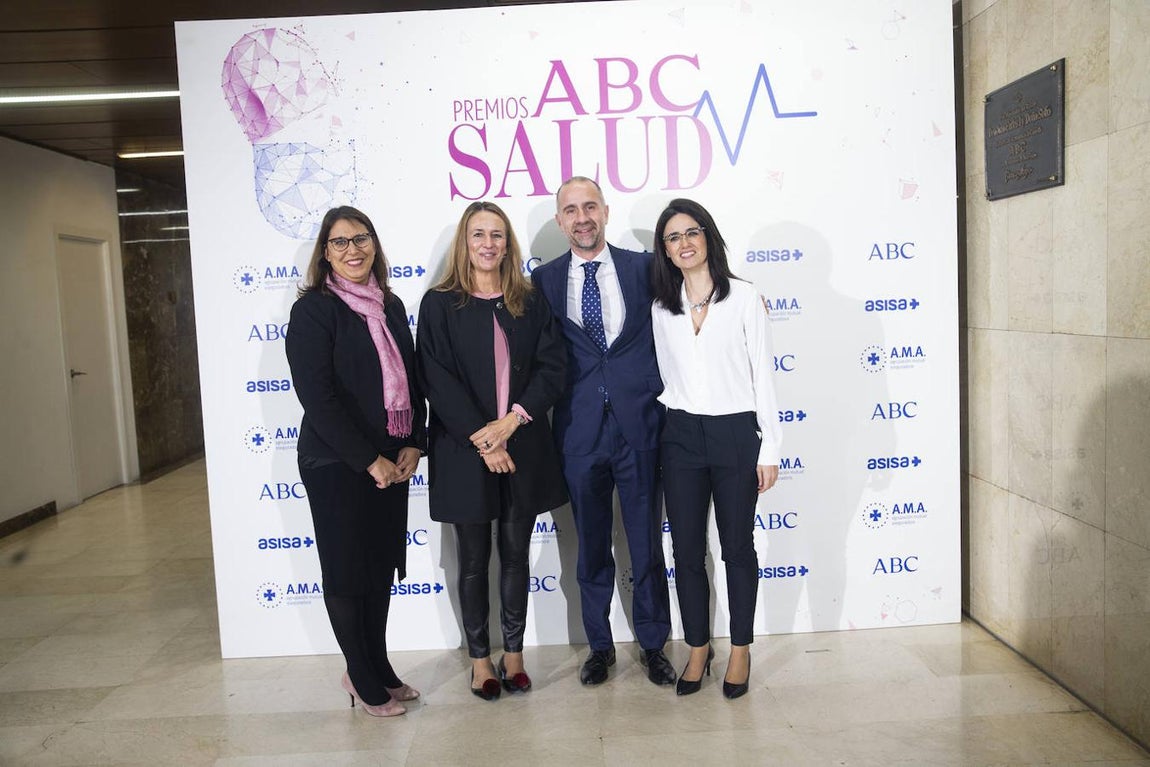 José Marcilla, junto al equipo de Novartis Oncología. 